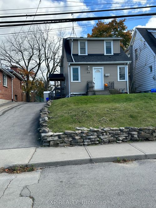 215 Emerson St, Hamilton, ON, L8S2Y3 | Card Image