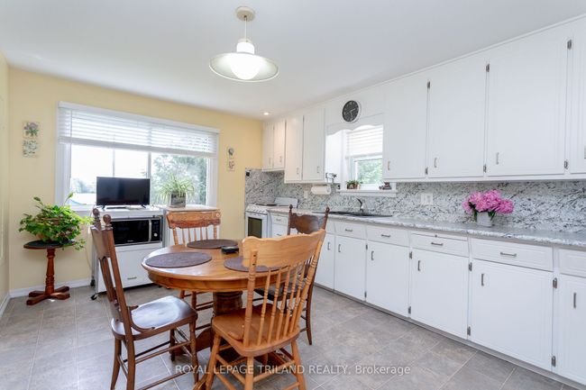 853 Avon Dr, House other with 3 bedrooms, 2 bathrooms and 10 parking in Malahide ON | Image 11