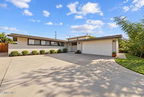7045 Hoover Way, Buena Park, CA, 90620-3818 | Card Image