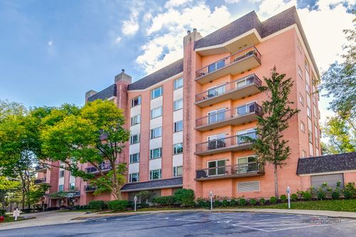 apt-402-209 Rivershire Ln, Lincolnshire, IL, 60069-3820 | Card Image