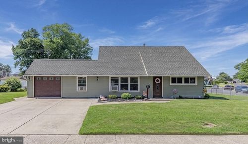 46 Twin Oak Dr, LEVITTOWN, PA, 19056-1539 | Card Image