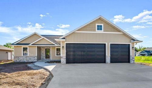 W5845 Roundstone Place, HARRISON, WI, 54952 | Card Image