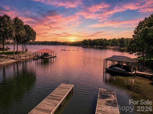 119 Shelter Cove Ln, Mooresville, NC, 28117-5818 | Card Image