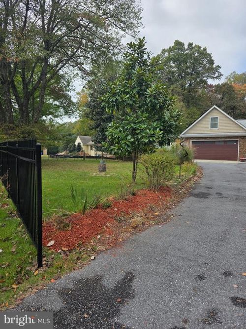401 Stonington Rd, Silver Spring, MD, 20902-1543 | Card Image