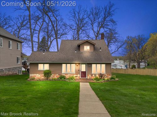 3650 Covert Rd, Waterford, MI, 48328-1320 | Card Image