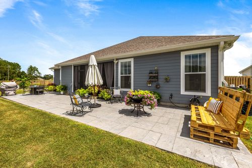 98 Springdale Dr, CRAWFORDVILLE, FL, 32327-1387 | Card Image