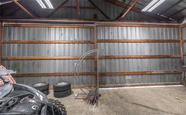 Garage with metal wall | Image 26
