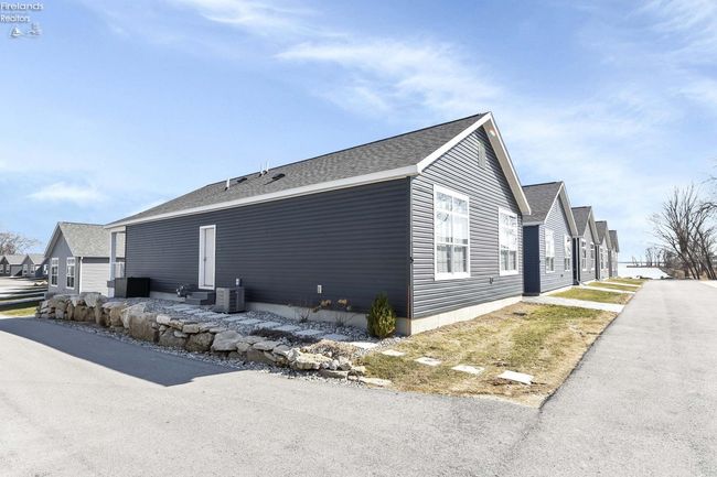 10850 E Bayshore Rd, House other with 3 bedrooms, 2 bathrooms and 1 parking in Marblehead OH | Image 37