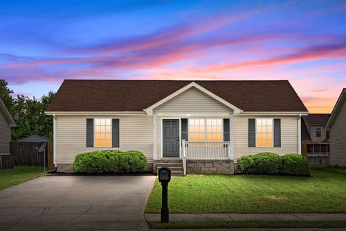 517 Oakmont Dr, Clarksville, TN, 37042-4706 | Card Image
