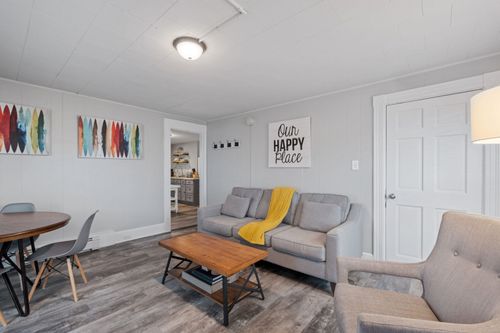 apt-3-526 Hevey St, Manchester, NH, 03102-3510 | Card Image