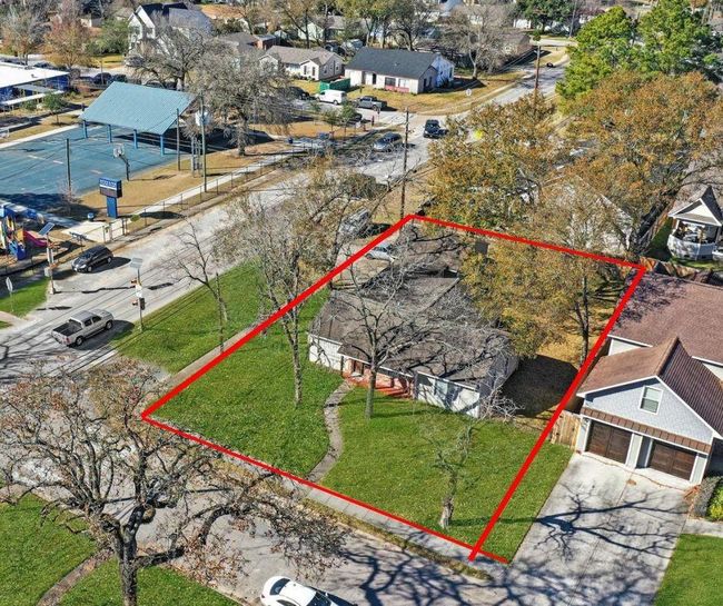 Aerial view of the prime corner lot. | Image 4