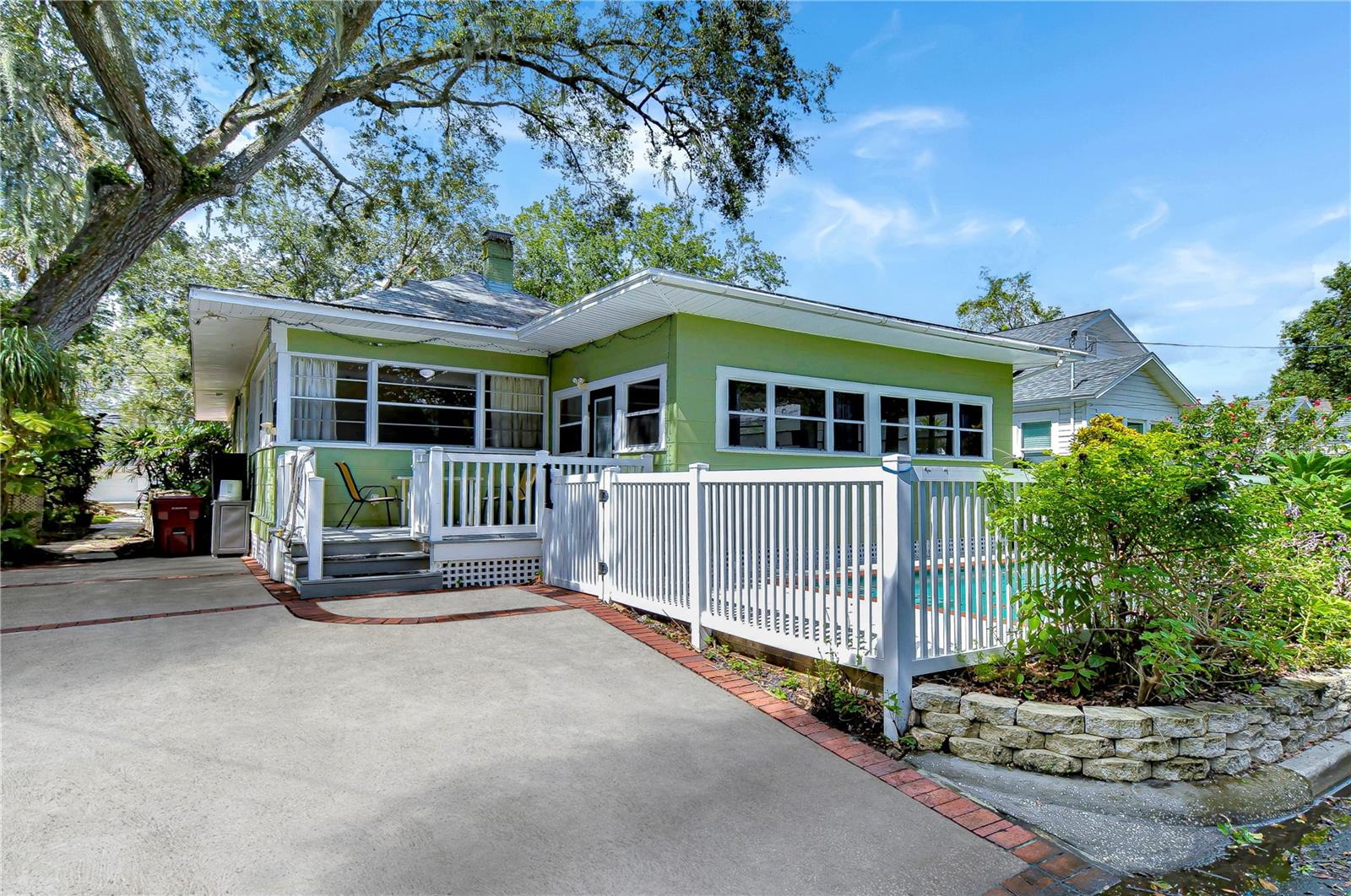 Roux St, Plant City, FL 33563
