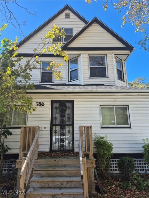 786 Parkwood Dr, Cleveland, OH, 44108-2701 | Card Image