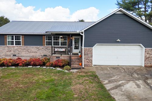 143 County Road 696, Flat Rock, AL, 35966-4435 | Card Image