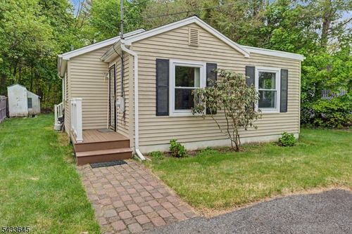 83 Doty Rd, Haskell, NJ, 07420-1431 | Card Image