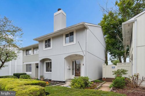 18527 Eagles Roost Dr, GERMANTOWN, MD, 20874-2101 | Card Image