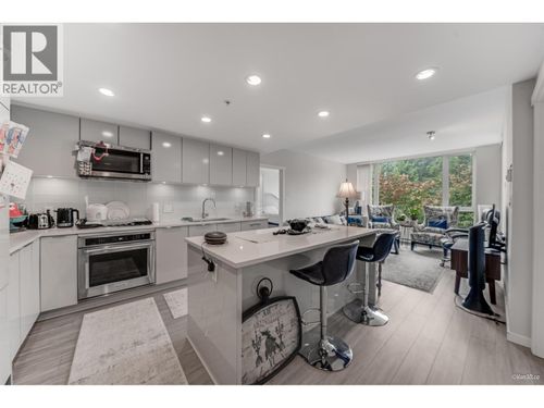 304-3100 Windsor Gate, Coquitlam, BC, V3B0P3 | Card Image