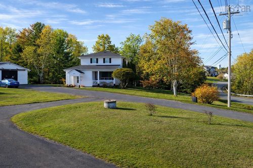 111 Aylward Rd, Falmouth, NS, B0P1P0 | Card Image