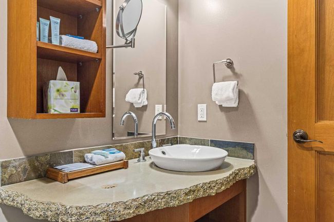 402 - 191 Kananaskis Way, Condo with 3 bedrooms, 3 bathrooms and 1 parking in Canmore AB | Image 27