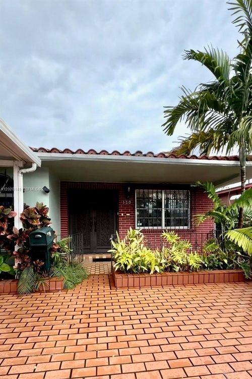 320 Nw 61st Ave, Miami, FL, 33126-4640 | Card Image