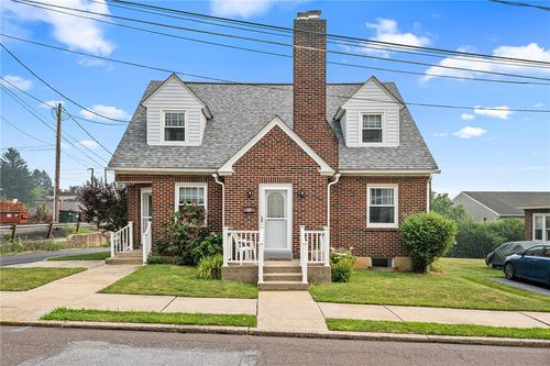 24 Sycamore St, Hellertown, PA, 18055-1528 | Card Image