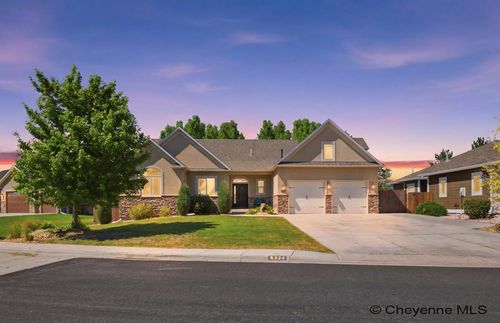 824 W Dale Blvd, Cheyenne, WY, 82009-5907 | Card Image