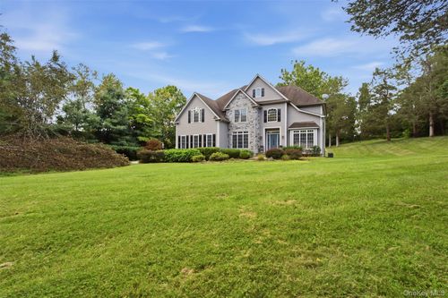 40 Winter Park Dr, Hopewell Junction, NY, 12533-6958 | Card Image