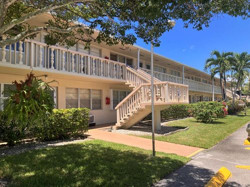 3 Dorchester A, West Palm Beach, FL, 33417-1421 | Card Image