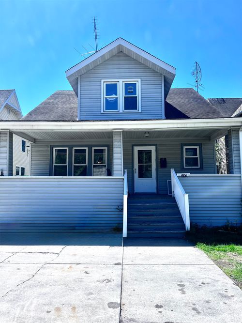 806 E Main Street, Reedsburg, WI, 53959 | Card Image