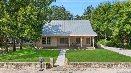 1403 San Jacinto St, Castroville, TX, 78009-4585 | Card Image