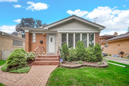 5526 Washington St, Morton Grove, IL, 60053-3462 | Card Image