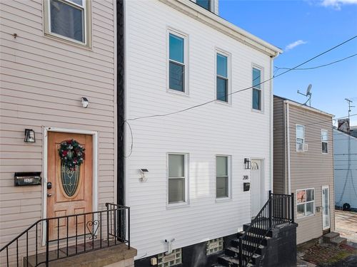 2818 Edwards Way, Pittsburgh, PA, 15203-2309 | Card Image