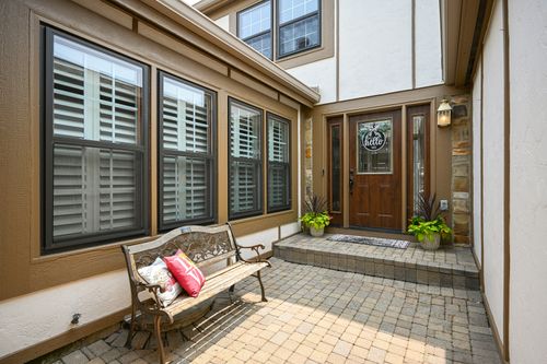 1058-1058 Oakview Dr, Wheaton, IL, 60187-3027 | Card Image