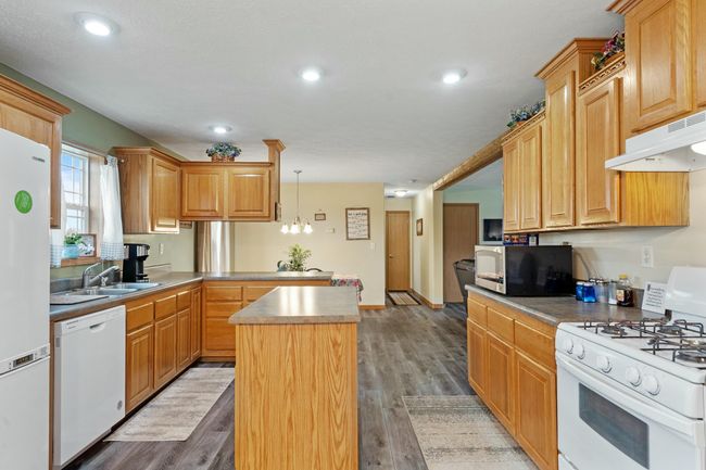 37161 39 Th Ave, House other with 4 bedrooms, 4 bathrooms and null parking in Paw Paw MI | Image 6