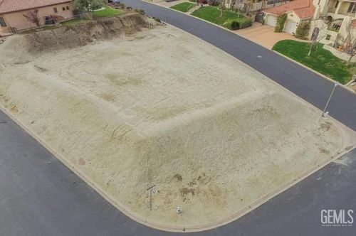 5511 Via Venezia, Bakersfield, CA, 93306-9563 | Card Image