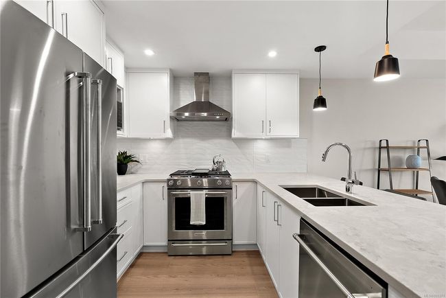 206 - 2520 Hackett Cres, Condo with 1 bedrooms, 1 bathrooms and 1 parking in Saanichton BC | Image 11