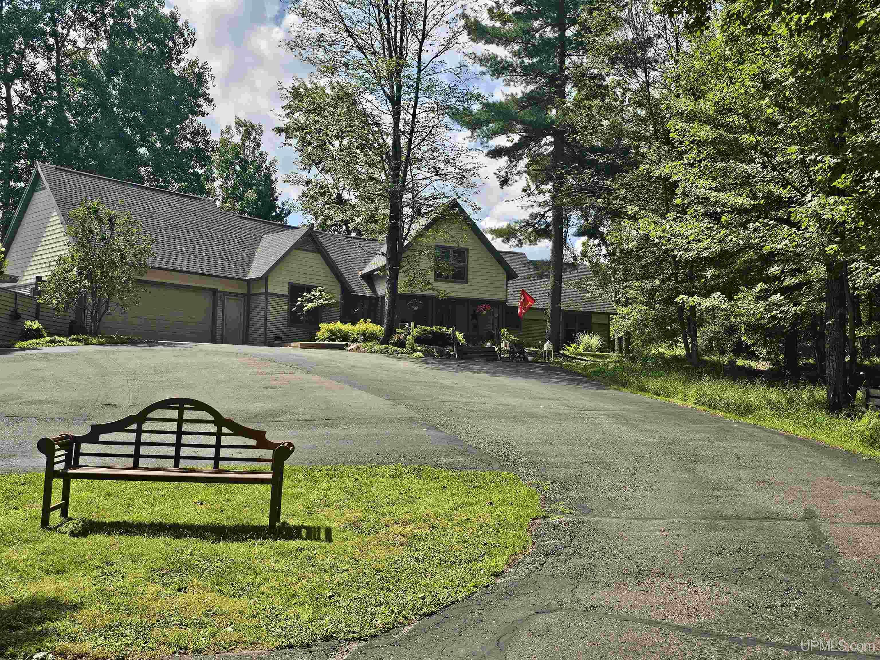 Wickman Dr, Iron Mountain, MI 49801