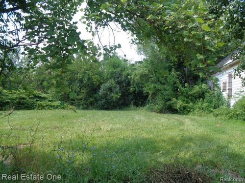 2526 W Forest Ave, Detroit, MI, 48208-2116 | Card Image