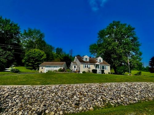 7459 Potter Rd, Auburn, NY, 13021-9045 | Card Image