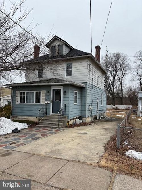 215 Chippewa Street, ESSINGTON, PA, 19029 | Card Image