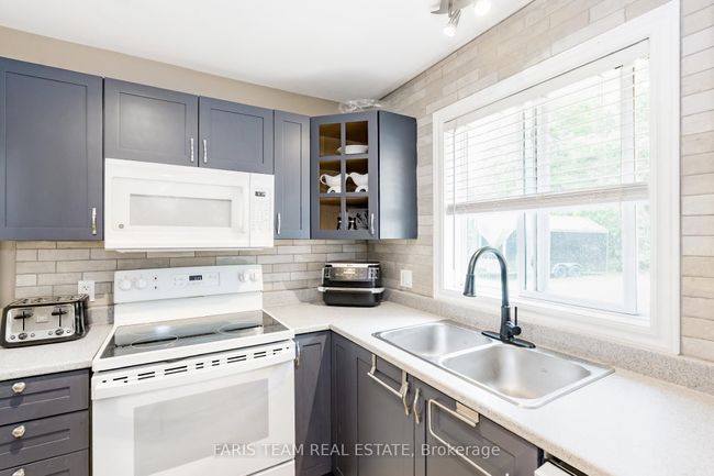 85 Fulsom Cres, House other with 2 bedrooms, 2 bathrooms and 8 parking in Sebright ON | Image 6