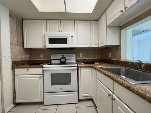 2-7625 Tam Oshanter Blvd, North Lauderdale, FL, 33068-3600 | Card Image