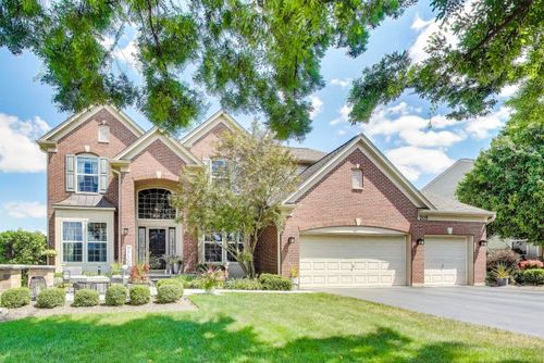 705 Porter Cir, Lindenhurst, IL, 60046-1804 | Card Image