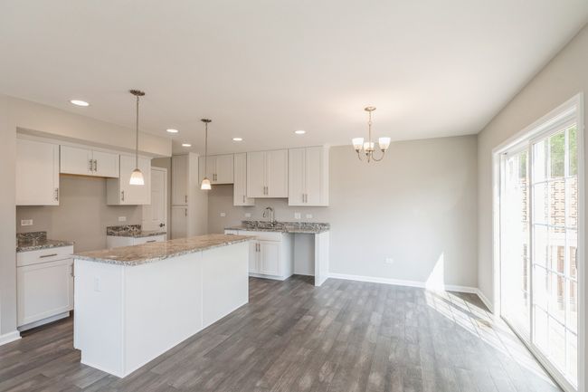 704R Oak Hollow Rd, Home with 3 bedrooms, 3 bathrooms and 2 parking in Crystal Lake IL | Image 14