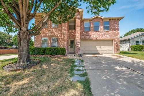 2301 Chestnut Dr, Little Elm, TX, 75068-5706 | Card Image