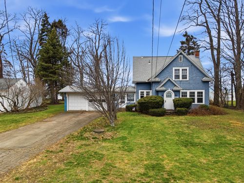 8016 Driftwood Dr, Erie, PA, 16511-1649 | Card Image