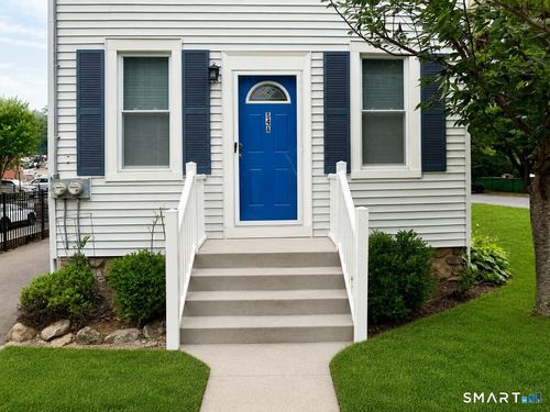 54 A Forest St, New Canaan, CT, 06840-4703 | Card Image