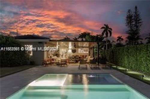 284 Ne 116th St, Miami, FL, 33161-6620 | Card Image