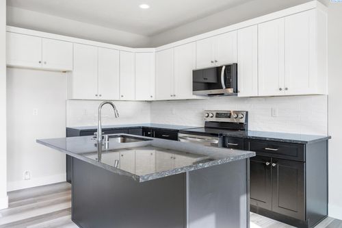 7559 Grapevine Ct, West Richland, WA, 99353-5586 | Card Image