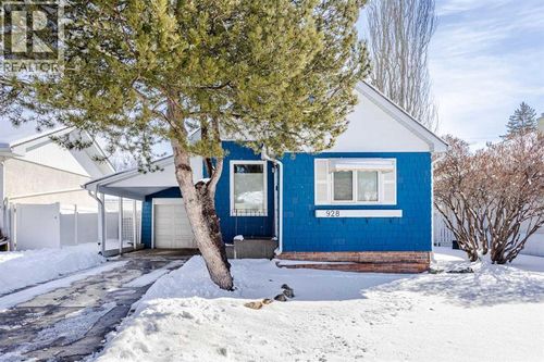 928 18a St Ne, Calgary, AB, T2E4W4 | Card Image